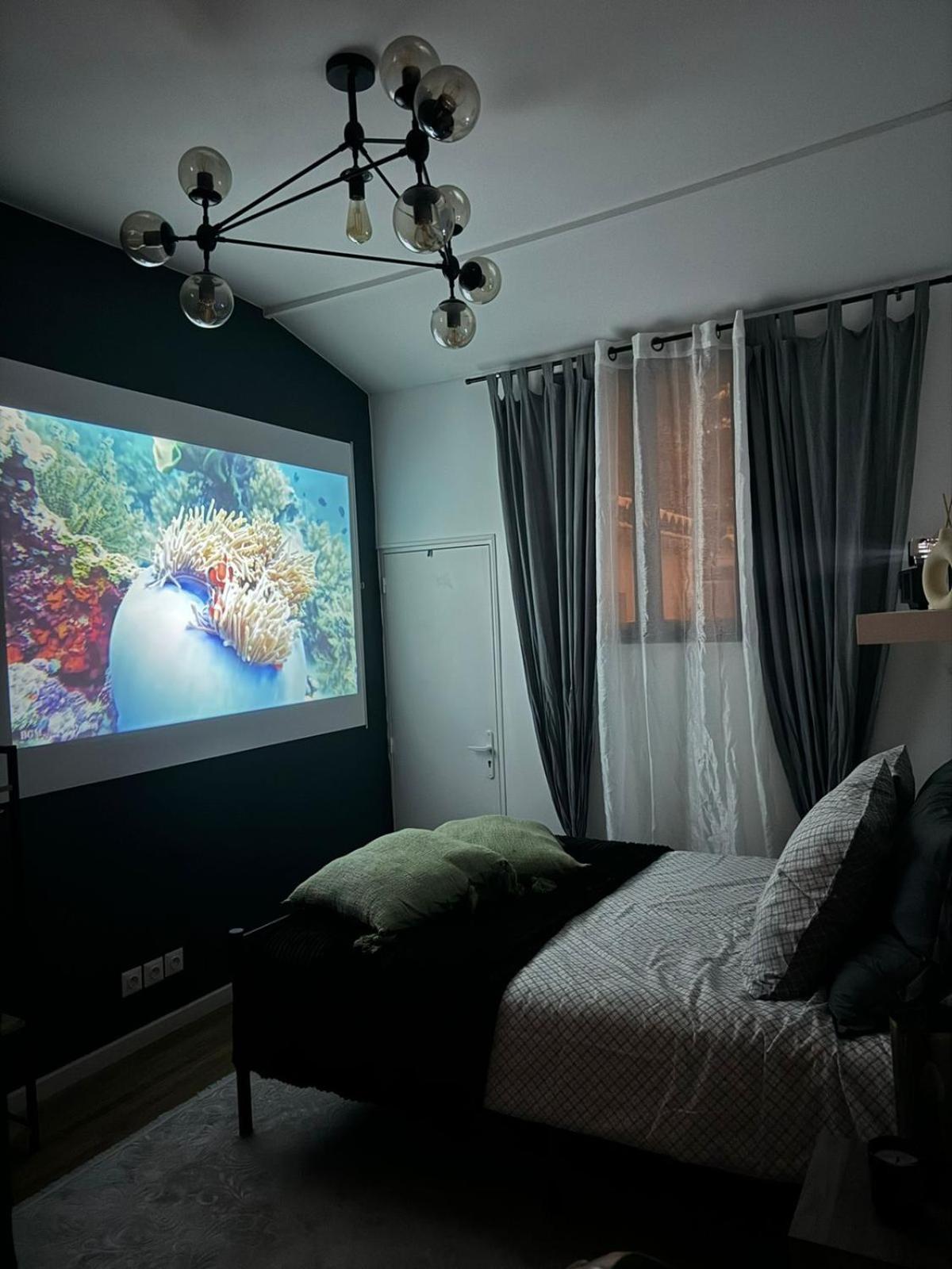 Maisonnette Proche De Paris & Home Cinema 부르그-라-레인느 외부 사진