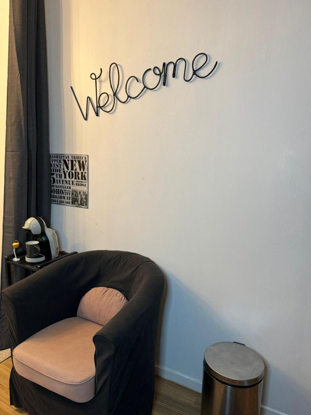 Maisonnette Proche De Paris & Home Cinema 부르그-라-레인느 외부 사진